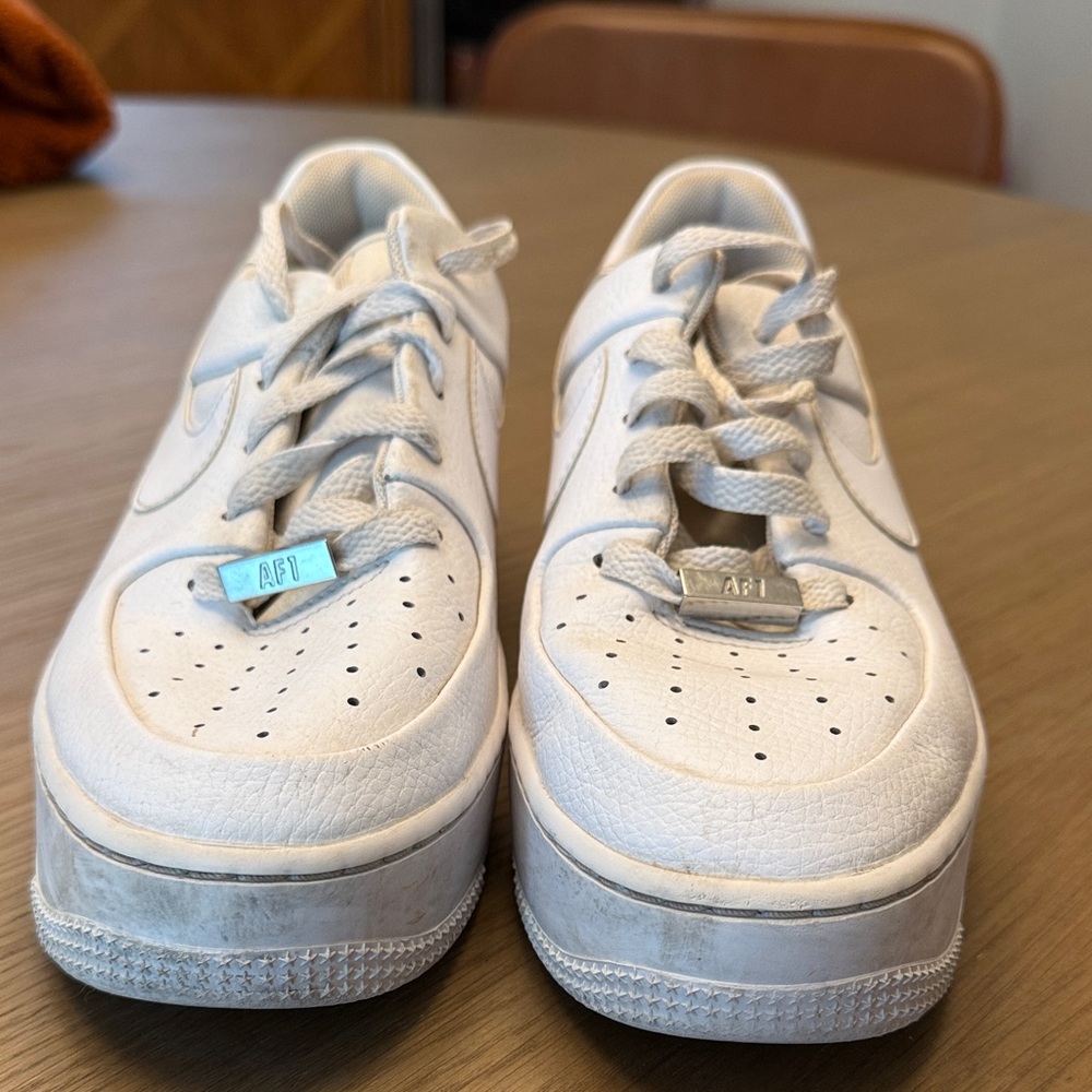 NIKE AIR FORCE 1